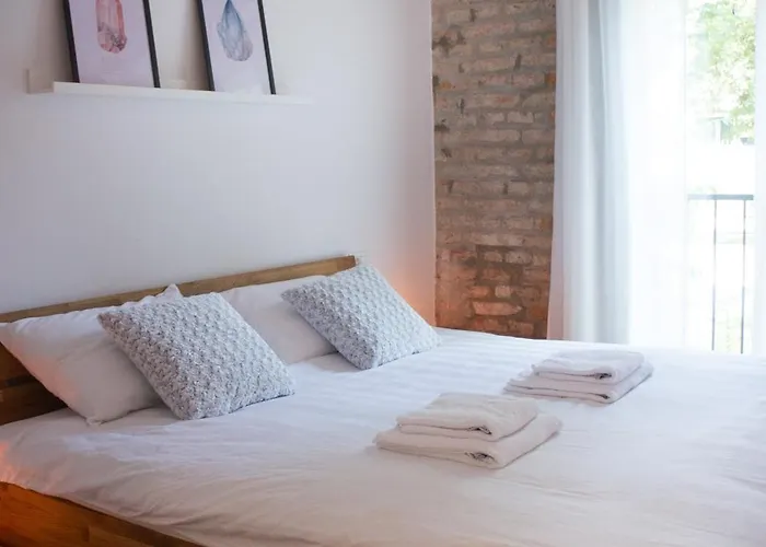 Daire Crystal Self-check-in Ljubljana