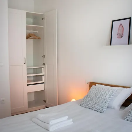 Crystal Self-check-in