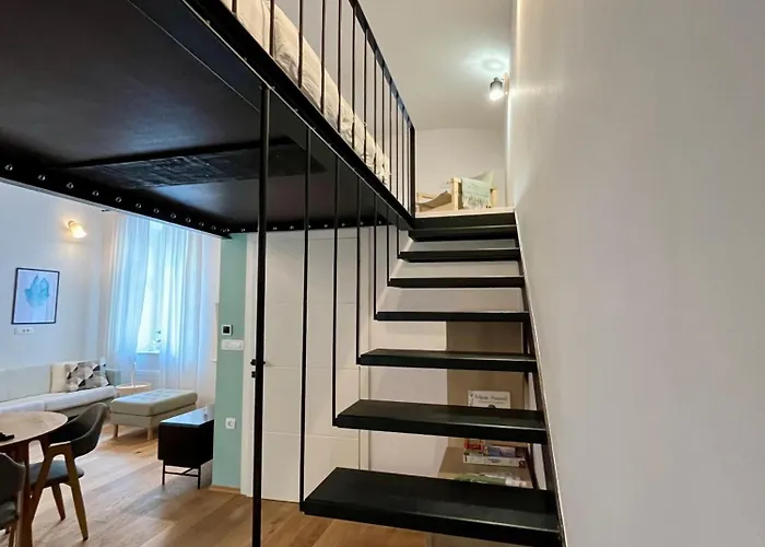 Crystal Self-check-in Laibach